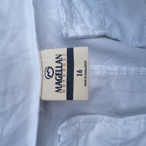 Magellan Outdoors White Women's Shorts Size 16 - Picture 2 of 7